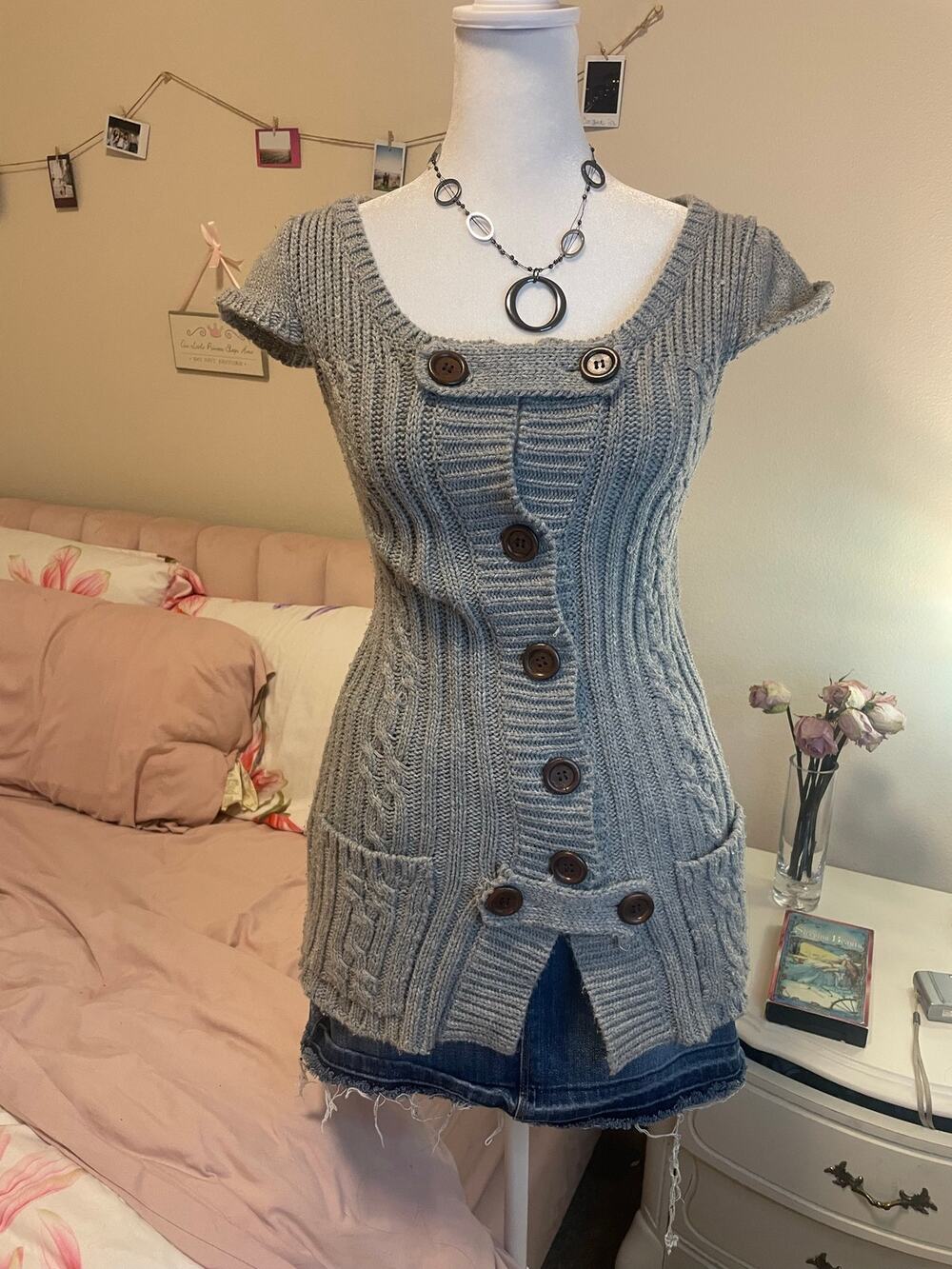 gray vintage y2k papaya cable knit big button sweater